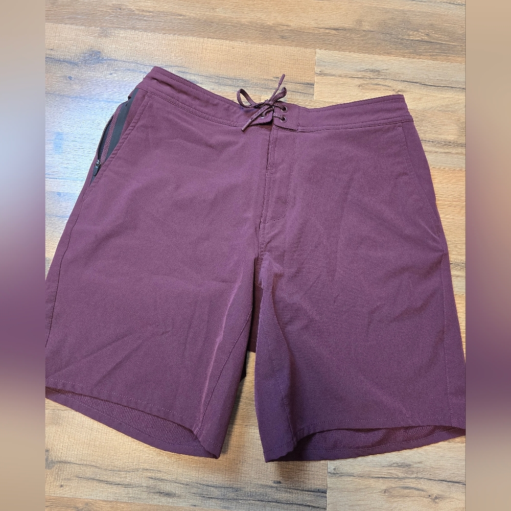 Ten Thousand The Foundation Short Mens Large Maroon 8” Training Shorts Unlined